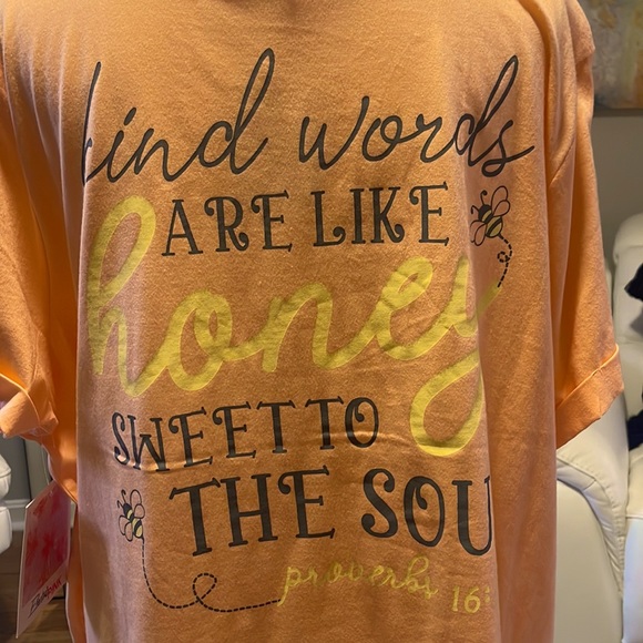 🐝 NWT Electric Pink Proverbs Honey Bee Embroidered Tee Pretty Peach Color Sz 3x - Picture 5 of 7